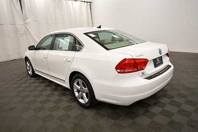 2015 Volkswagen Passat, $9999. Photo 5