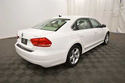 2015 Volkswagen Passat, $9999. Photo 7