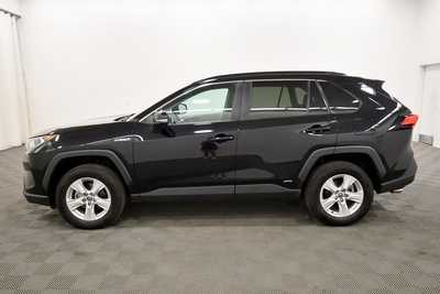2021 Toyota RAV4, $28749. Photo 4