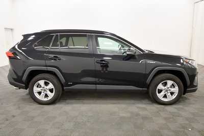2021 Toyota RAV4, $28749. Photo 9