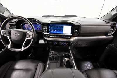 2024 Chevrolet 1500 Crew Cab, $53999. Photo 3