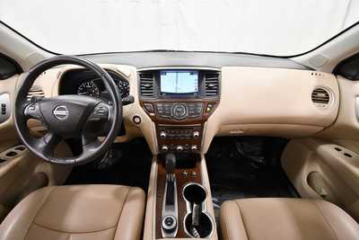 2017 Nissan Pathfinder, $14999. Photo 3