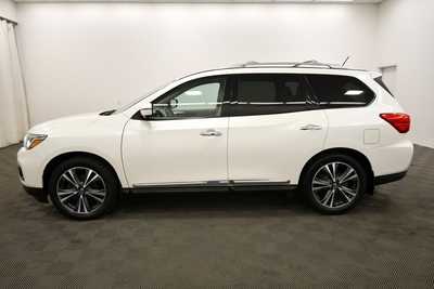 2017 Nissan Pathfinder, $14999. Photo 4