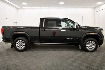 2022 GMC 3500 Crew Cab, $62038. Photo 9