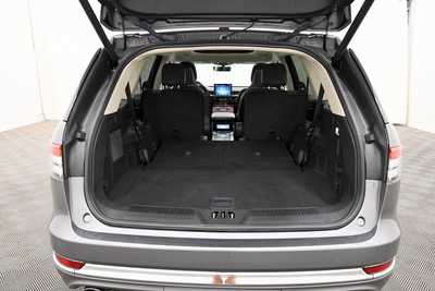 2023 Lincoln Aviator, $52887. Photo 7