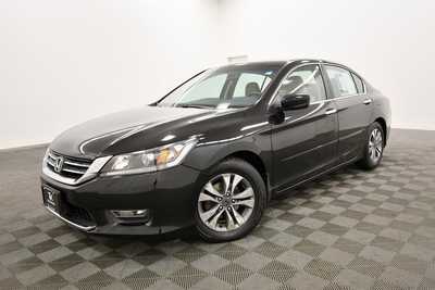 2013 Honda Accord, $13999. Photo 2