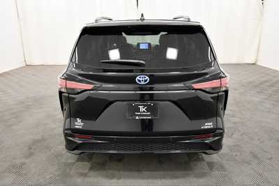 2022 Toyota Sienna, $44999. Photo 6