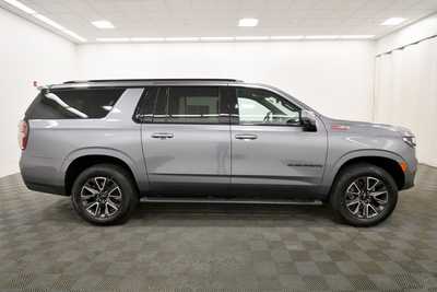 2022 Chevrolet Suburban, $39397. Photo 9