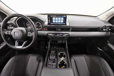2025 Honda Pilot, $51050. Photo 12