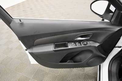 2014 Chevrolet Cruze, $5999. Photo 12