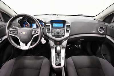 2014 Chevrolet Cruze, $5999. Photo 3
