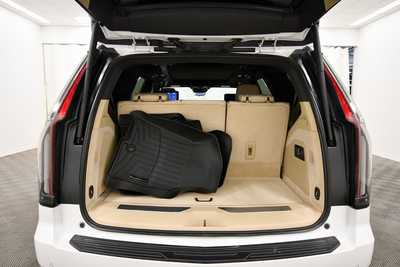 2021 Cadillac Escalade, $60928. Photo 7