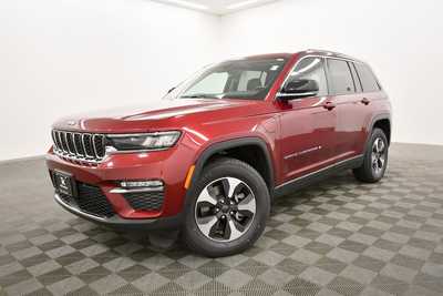 2023 Jeep Grand Cherokee, $30249. Photo 2