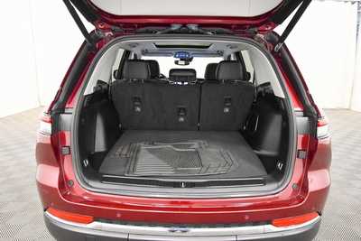 2023 Jeep Grand Cherokee, $30249. Photo 7