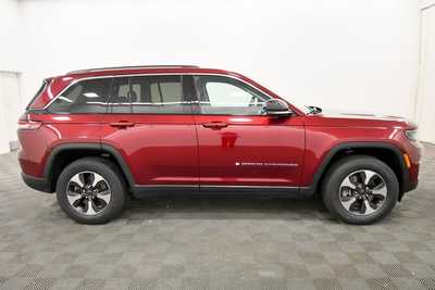 2023 Jeep Grand Cherokee, $30249. Photo 9