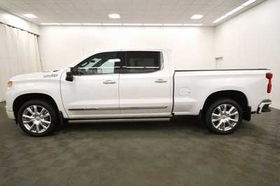 2022 Chevrolet 1500 Crew Cab, $46499. Photo 4