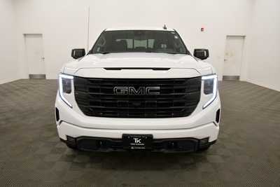 2023 GMC 1500 Crew Cab, $43999. Photo 11