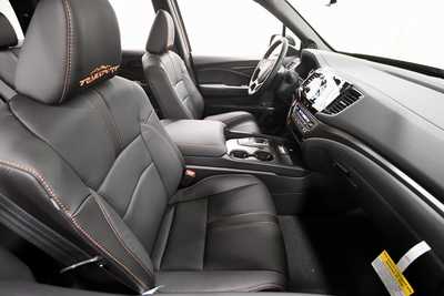 2025 Honda Passport, $43880. Photo 12