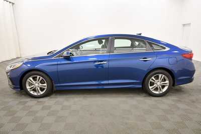 2018 Hyundai Sonata, $15999. Photo 4