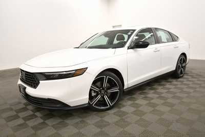 2023 Honda Accord, $27999. Photo 2