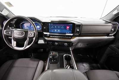 2023 GMC 1500 Crew Cab, $44999. Photo 3