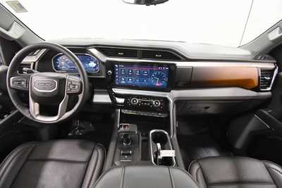 2023 GMC 1500 Crew Cab, $58999. Photo 3