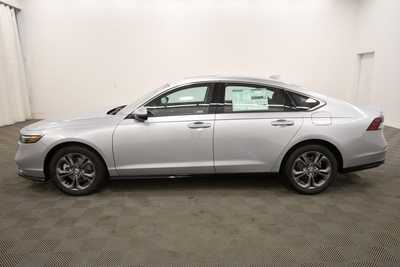 2025 Honda Accord, $36090. Photo 4