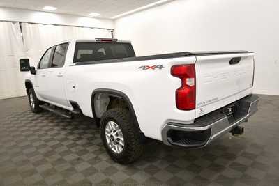2021 Chevrolet 2500 Crew Cab, $40999. Photo 5