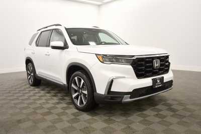 2025 Honda Pilot, $50499. Photo 9
