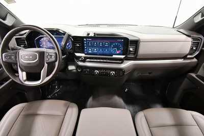 2024 GMC 2500 Crew Cab, $69999. Photo 3