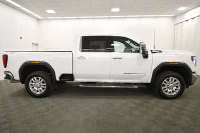 2024 GMC 2500 Crew Cab, $69999. Photo 9