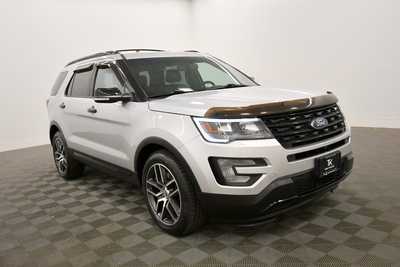 2017 Ford Explorer, $19299. Photo 10