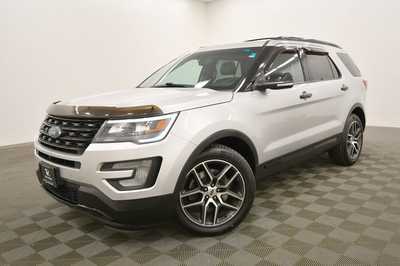 2017 Ford Explorer, $19299. Photo 2