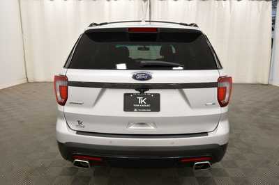 2017 Ford Explorer, $19299. Photo 6