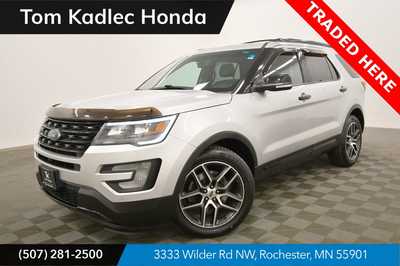 2017 Ford Explorer, $19299. Photo 1