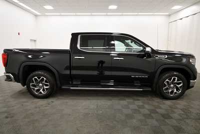 2023 GMC 1500 Crew Cab, $47499. Photo 9
