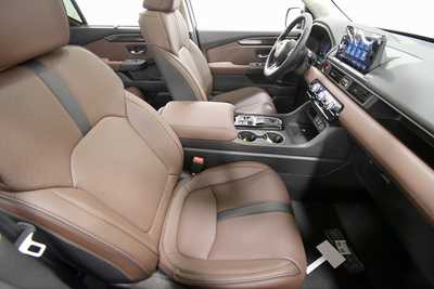 2025 Honda Pilot, $52499. Photo 12