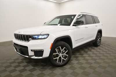 2024 Jeep Grand Cherokee L, $38923. Photo 2