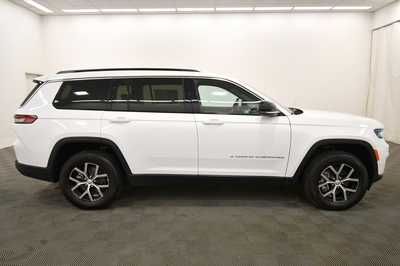 2024 Jeep Grand Cherokee L, $38923. Photo 9