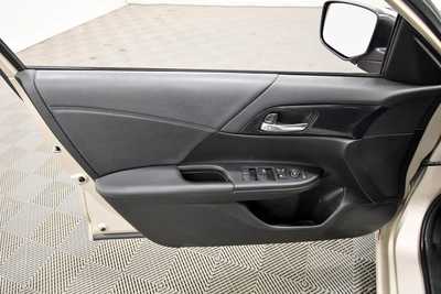 2015 Honda Accord, $12999. Photo 10