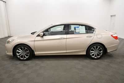 2015 Honda Accord, $12999. Photo 4