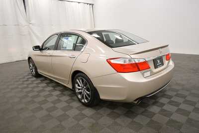 2015 Honda Accord, $12999. Photo 5