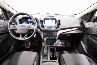 2017 Ford Escape, $13999. Photo 3