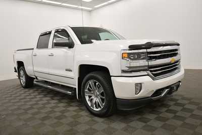 2017 Chevrolet 1500 Crew Cab, $30999. Photo 10