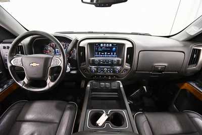 2017 Chevrolet 1500 Crew Cab, $30999. Photo 3