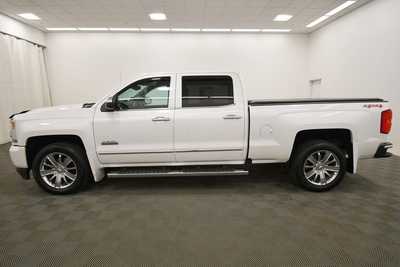 2017 Chevrolet 1500 Crew Cab, $30999. Photo 4