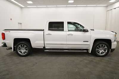 2017 Chevrolet 1500 Crew Cab, $30999. Photo 9