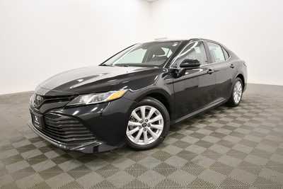 2019 Toyota Camry, $22999. Photo 2