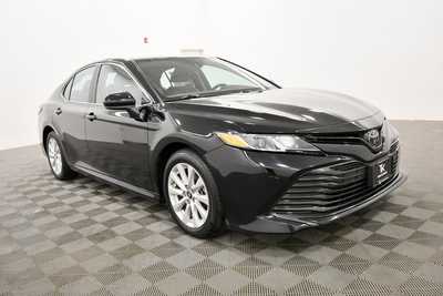 2019 Toyota Camry, $22999. Photo 9