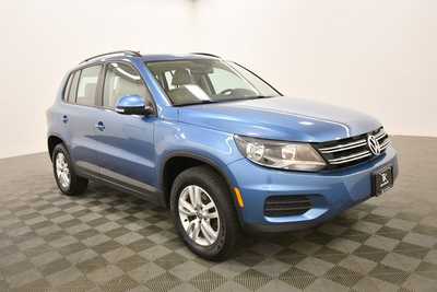 2017 Volkswagen Tiguan, $12999. Photo 10